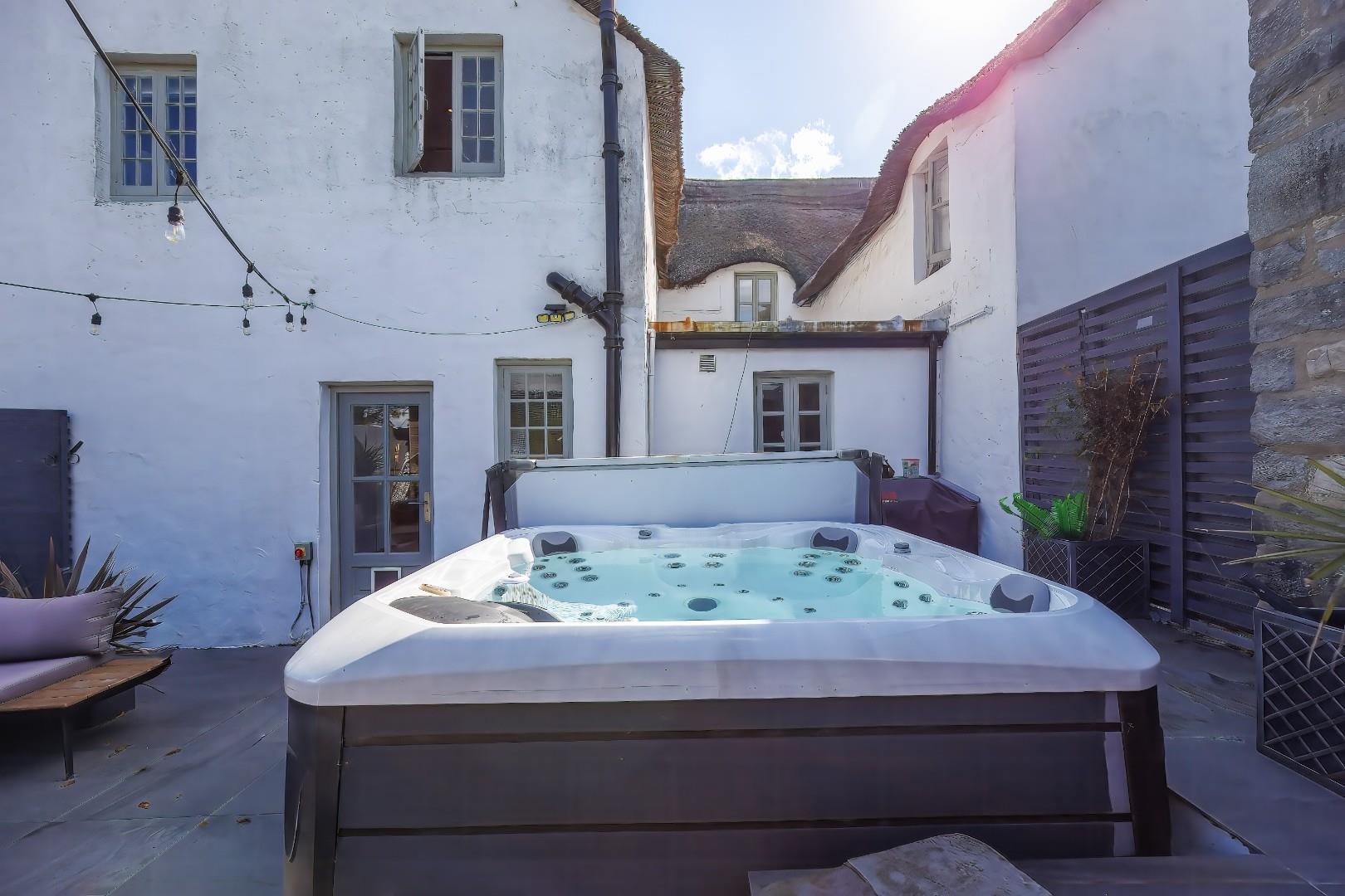 Upper Porthkerry Farm, Porthkerry Road, Rhoose, CF62 3BX